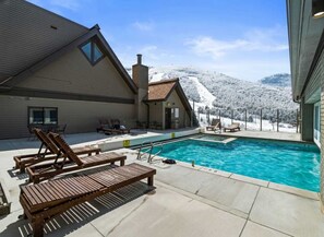 Indoor pool - Modern Condo with Slopeside Comfort + Amenities (Park City)