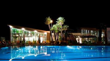 2 indoor pools, seasonal outdoor pool