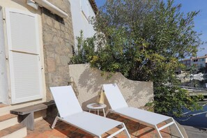 Property grounds - Superb air-conditioned house for 4 people with mooring 12m and Wifi (PORT GRIMAUD)