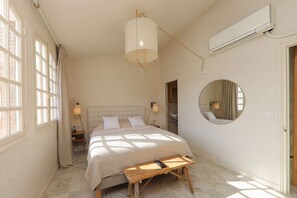 2 bedrooms - Superb air-conditioned house for 4 people with mooring 12m and Wifi (PORT GRIMAUD)