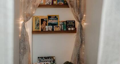 The Barrie Nook- 2 Bed-Coffee Bar-Reading Nook