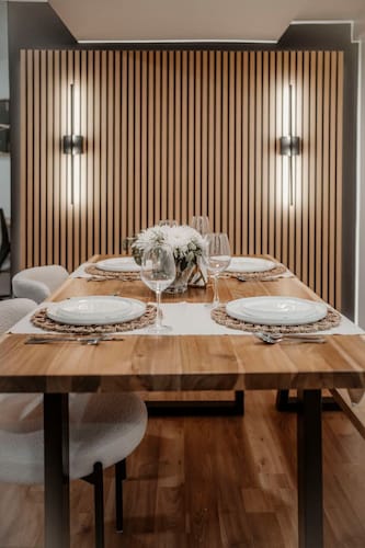 The Barrie Nook- 2 Bed-Coffee Bar-Reading Nook