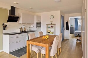 Dining - Nimma Garden one bedroom apartment (Nijmegen)