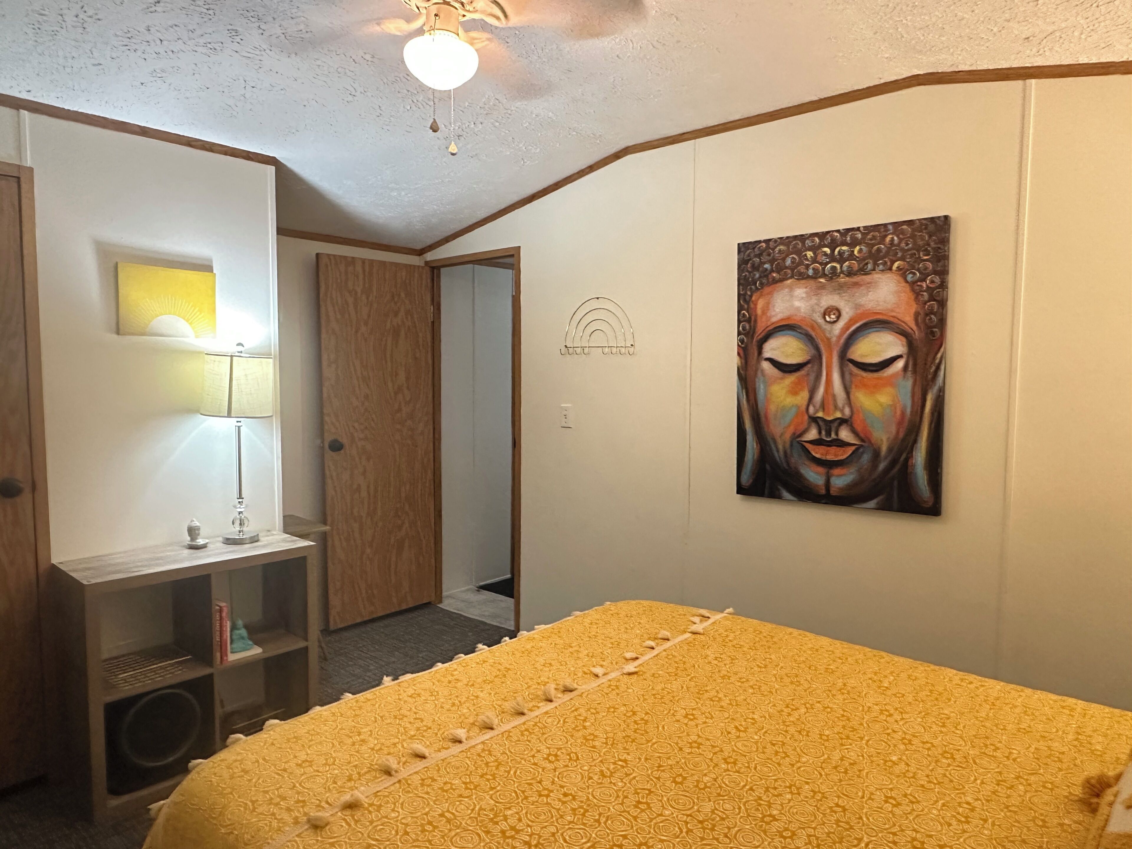 2 bedrooms, travel crib, free WiFi, bed sheets