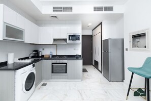 Fridge, microwave, oven, stovetop