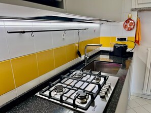 Kühlschrank, Ofen, Geschirrspüler