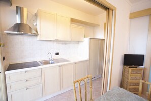 Kühlschrank, Geschirrspüler