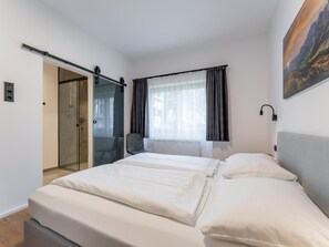 2 bedrooms, Internet