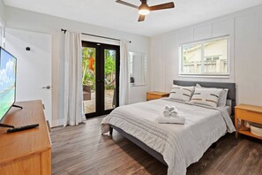 2 bedrooms, iron/ironing board, free WiFi, bed sheets - Luxury Stay Waterfront at Blue Lagoon | Pool | Fenced Yard | Prime Location Dog OK (Oakland Park)