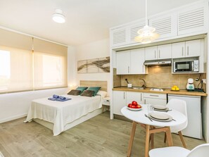 Room - Apartment Homey by Interhome (Lloret de Mar)