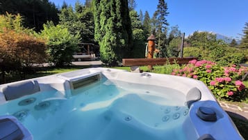 Bain à remous extérieur
