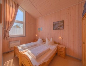 Rumah | 2 kamar tidur dan dilengkapi dengan perabotan berbeda-beda