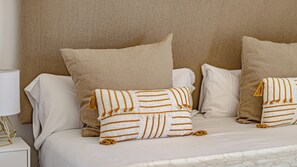 5 habitaciones, tabla de planchar con plancha, internet y ropa de cama 