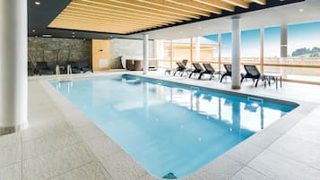 Apartemen | Kolam renang | Kolam renang indoor dan kolam renang outdoor