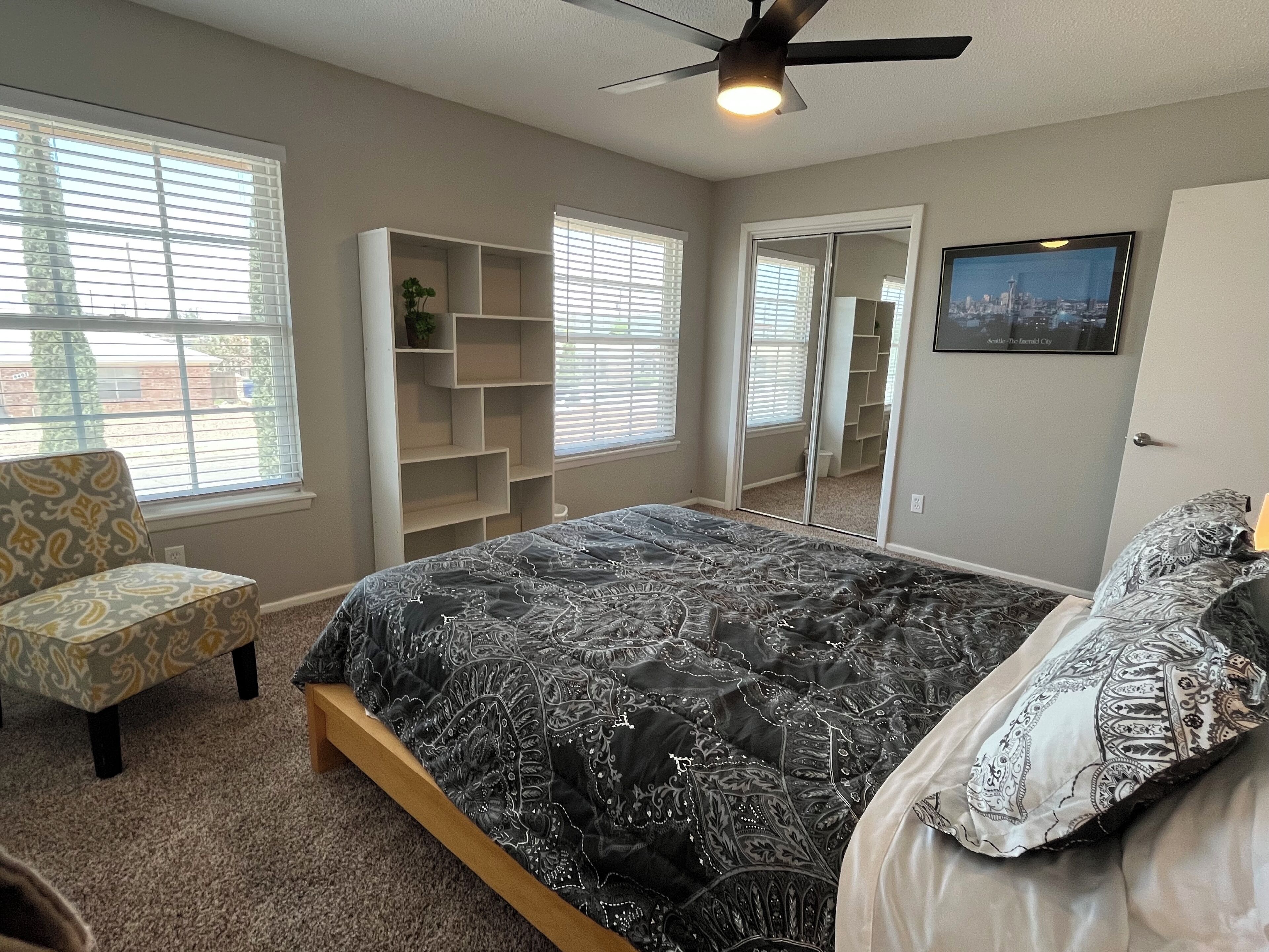 2 室のベッドルーム、アイロン / アイロン台、WiFi、ベッドシーツ