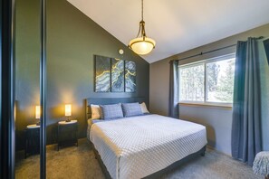 2 bedrooms, desk, Internet, bed sheets - Yard Space w/ Fire Pit: Kenai Getaway! (Kenai)