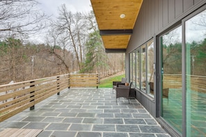 Terrace/patio - 2 Mi to Hoosic River: 'The Moss House' w/ Deck! (Eagle Bridge)