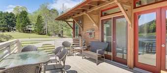 2 Docks + Paddleboard: Lakefront Alabama Retreat!