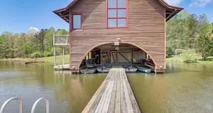 2 Docks + Paddleboard: Lakefront Alabama Retreat!