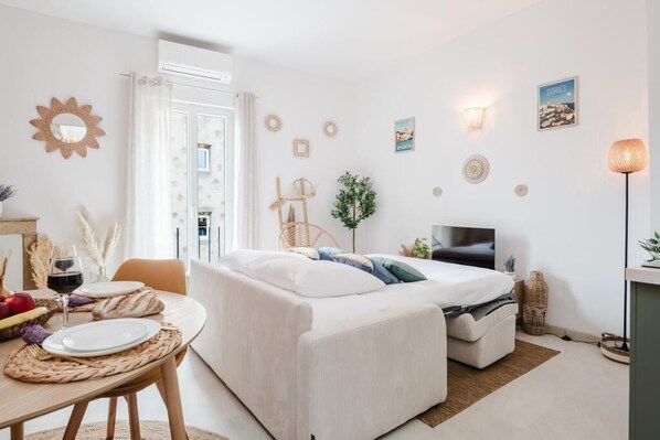 1 chambre, fer et planche à repasser, Wi-Fi, literie fournie