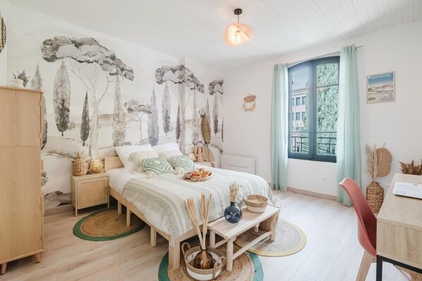 1 habitación, tabla de planchar con plancha, wifi y ropa de cama