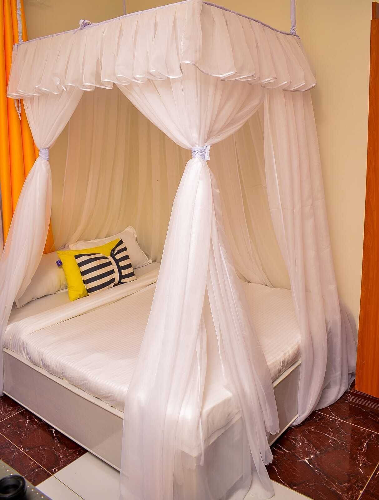 Decoración personalizada, muebles diferentes y wifi gratis 