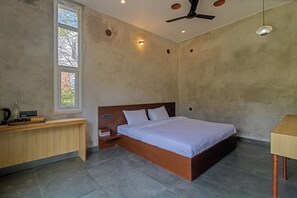 Double Room | Soundproofing, free WiFi, bed sheets - Himkosi Farm by the River (Almora)