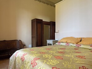 1 bedroom, iron/ironing board, travel cot, free WiFi - Merula. Organic winery farm between Orvieto and Lake Bolsena (orvieto)