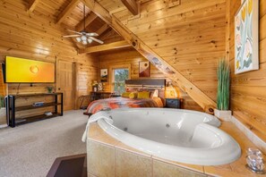 3 bedrooms, desk, iron/ironing board, WiFi