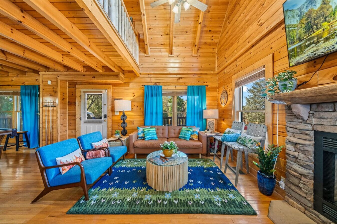 Télévision, cheminée