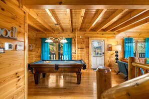 Spielezimmer