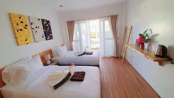 Deluxe Double or Twin Room, Garden View | In-room safe, blackout curtains, soundproofing, free WiFi