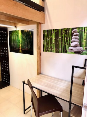 Basic Double Room, Shared Bathroom | Free WiFi, bed sheets