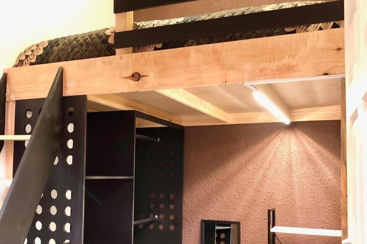 Basic Double Room, Shared Bathroom