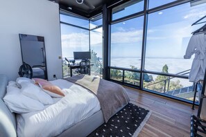 3 Schlafzimmer, Schreibtisch, Bügeleisen/Bügelbrett, Reisekinderbett