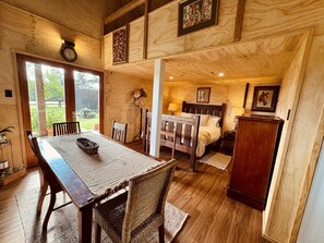 Dining - The Charming Studio
Escape to Somersby – A Peaceful, Pet-Friendly Retreat (Somersby)