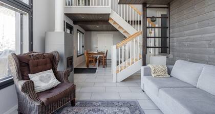 Spacious & Cozy 2BR Cabin at Riihivuori Peak next to Ski Slopes
