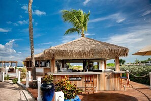 Bar (on property) - Family-Friendly Resort | 3 All-Inclusive Suites, Kids Stay Free, Pool & Beach (The Bight Settlement)