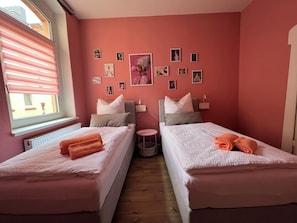 4 bedrooms, desk, iron/ironing board, free WiFi
