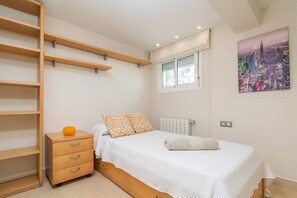 Room - RomanÍ - House In Can Picafort. Free Wifi (Can Picafort, Illes Balears)