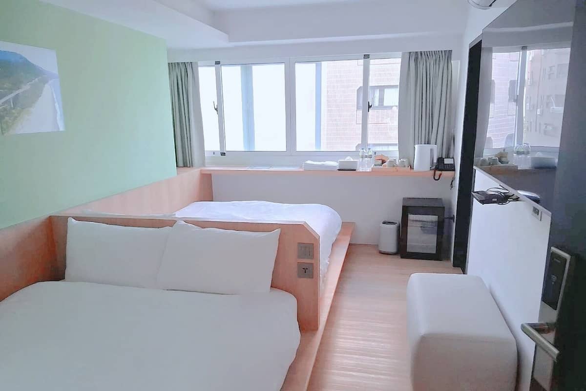 Economy Quadruple Room | Bed sheets