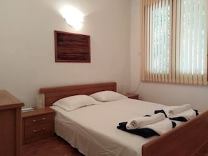 3 Schlafzimmer, Bügeleisen/Bügelbrett, WLAN, Bettwäsche