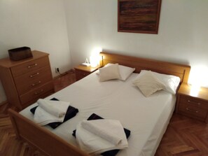 3 chambres, fer et planche à repasser, Wi-Fi, literie fournie