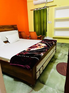 Deluxe Room - Rathore Guest House (Faizabad)
