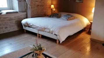 Room, Garden View