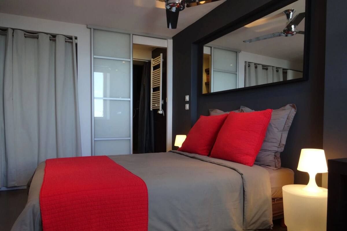 Classic Room, Sea View | 1 bedroom, iron/ironing board, free WiFi
