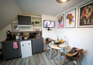 Een kookplaat, een broodrooster, een blender