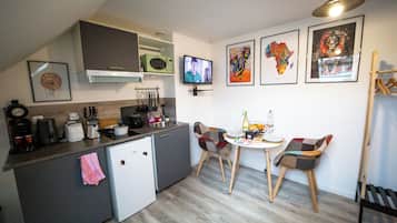 Standard Studio, 1 Katil Kelamin (Double), Kitchen | Dapur peribadi | Dapur, pembakar roti, pengisar, produk pembersihan mesra alam