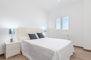 2 chambres, fer et planche à repasser