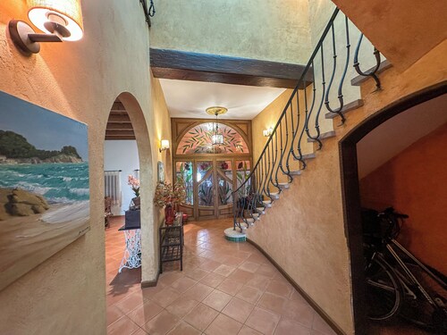 Renovated rustic house Mundet 1 minute from the beach in Sant Antoni de Calonge